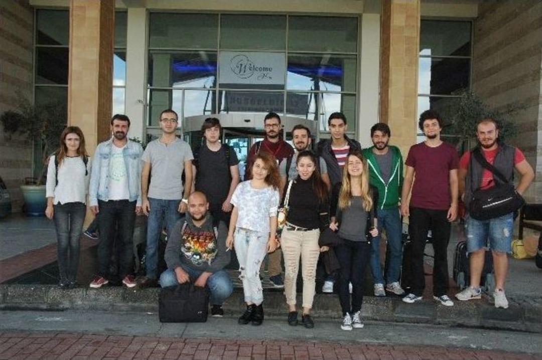 A&uuml;&rsquo;den "soma&rsquo;da Bir &Ccedil;ocuk Bin Renk" Projesi