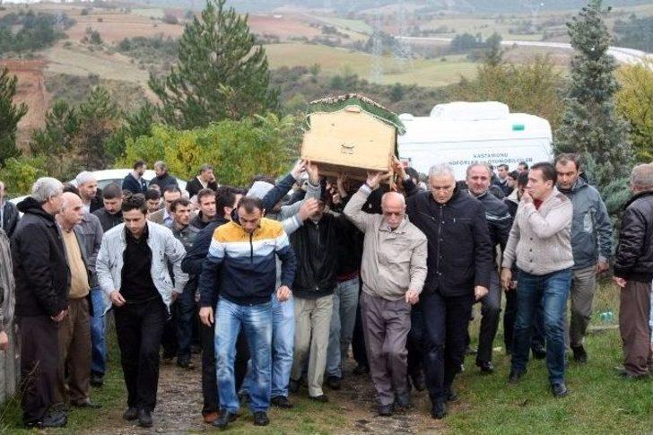 Kazada Hayatını Kaybeden Öğretmen Ve Öğrencisi Toprağa Verildi G5