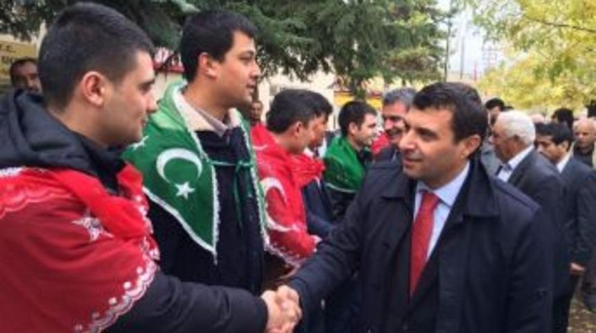 Ak Parti İl Başkanı &Ccedil;etinkaya Geleneksel Asker Uğurlamasına Katıldı