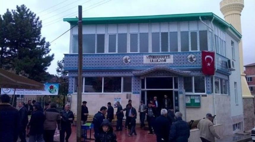 Mahsur Kalan Madenciler İ&ccedil;in Dua Ettiler