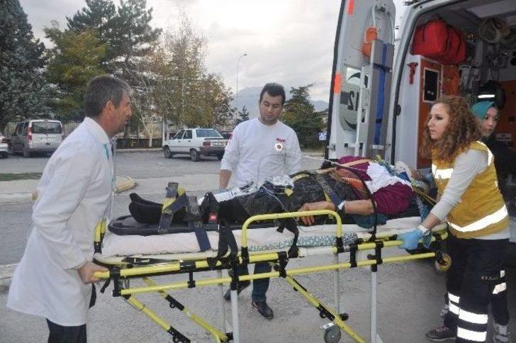 Hafif Ticari Araç Takla Attı: 4 Yaralı G3