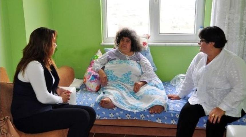 10 Yıldır Fil Hastası Olan Kadına Yardım Eli Uzandı