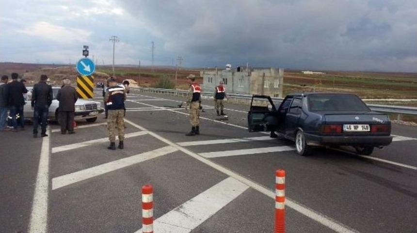 Otomobiller &Ccedil;arpıştı: 4 Yaralı