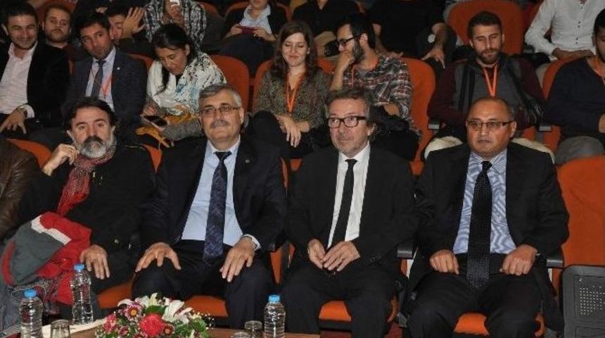 &Uuml;nl&uuml; Y&ouml;netmen Osman Sınav&rsquo;a &rsquo;kılız Elma&rsquo; Sorusu