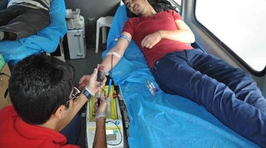 Kuşadası&rsquo;nda Kan Bağışı Kampanyası