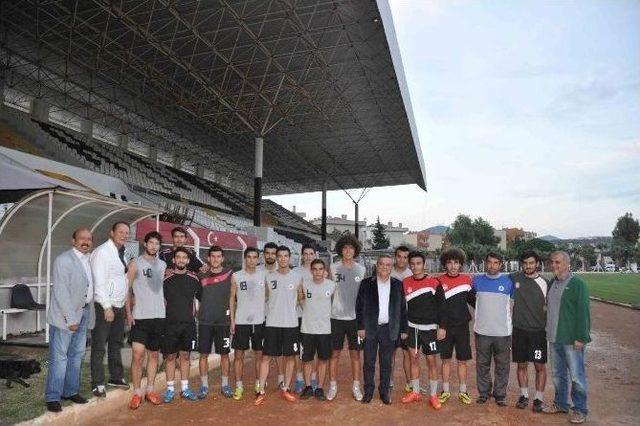 Kuşadası Gençlikspor’da Mangal Keyfi