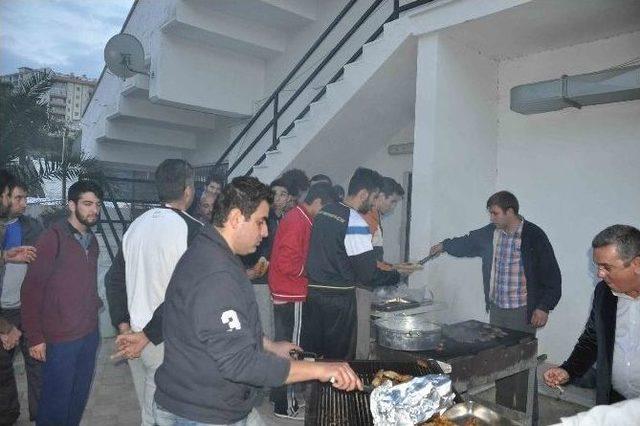 Kuşadası Gençlikspor’da Mangal Keyfi