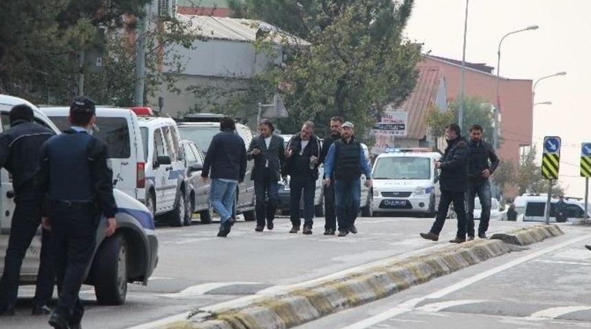 Polisin Silahıyla Dehşet Sa&ccedil;an Şahıs Yakalandı