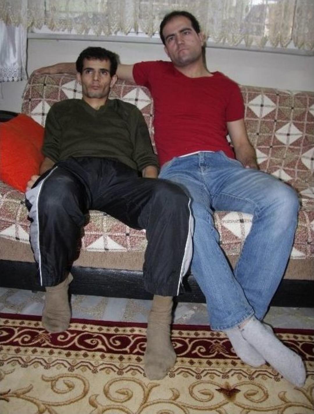 (&ouml;zel Haber) 30 Bin Kişide Bir G&ouml;r&uuml;len Hastalığa Yakalanan Kardeşler Tedavi Olmazsa &Ouml;lecek