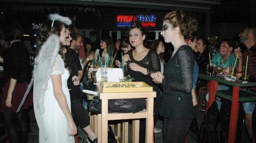 Turizime Destek İ&ccedil;in Cadı Oldular