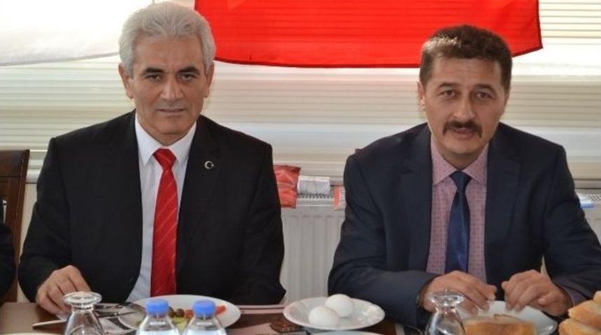 T&uuml;rk Sağlık Sen &Uuml;yeleri Kahvaltıda Buluştu