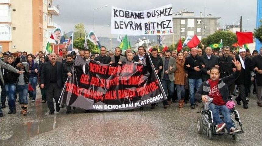 Van&rsquo;da Kobani Y&uuml;r&uuml;y&uuml;ş&uuml;