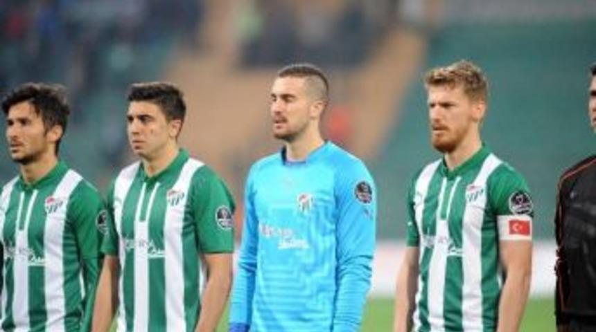 Harun Tekin Kalesini Gole Kapattı