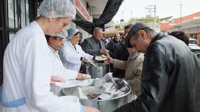 Burhaniye’de Sezonun İlk Havut Hayırı Yapıldı