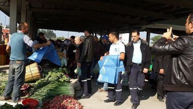 Manisa&rsquo;da Pazarlarda Poşet Uygulaması Başarılı Oldu 1