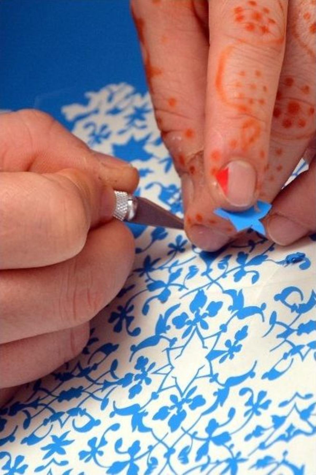 G&uuml;m&uuml;şhaneli Kadınlardan Cama Altın Dokunuş