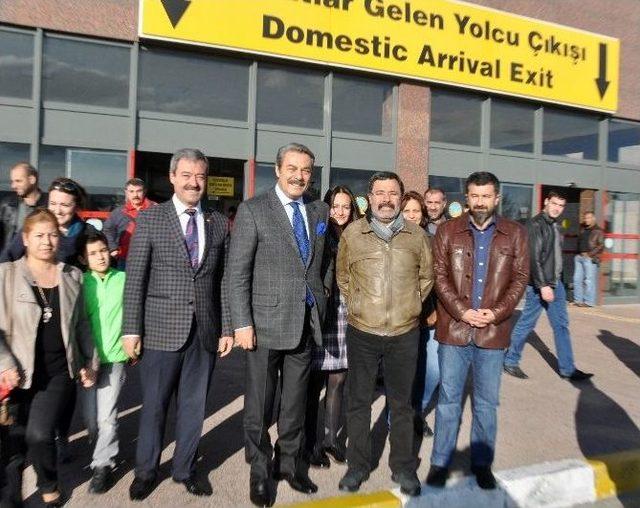 Kadir İnanır Ve Ahmet Ümit Şirehan’da Buluştu