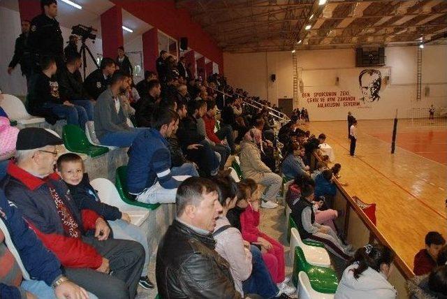 Yeşil Bayramiçspor Kendi Evinde Yenildi