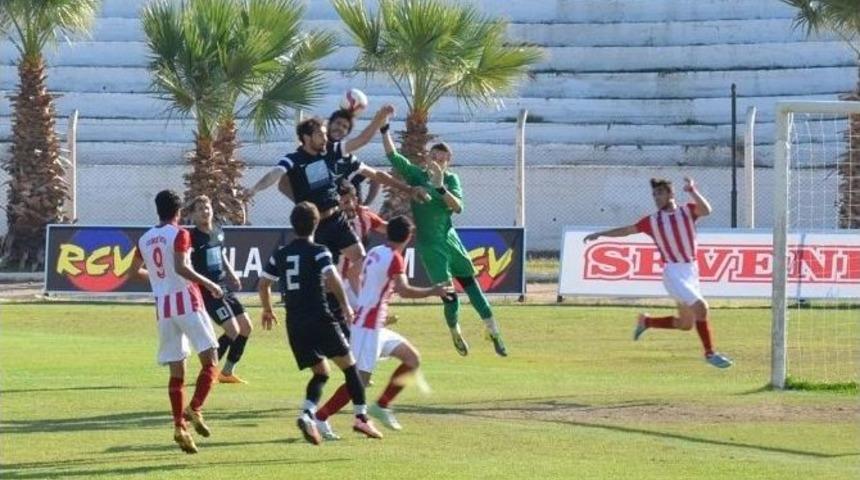 Kuşadası Gen&ccedil;likspor Liderliğini S&uuml;rd&uuml;rd&uuml;