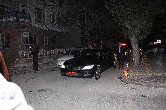 Başbakan Davutoğlu, Afyonkarahisar&rsquo;da Eşinin Akrabalarını Ziyaret Etti 1