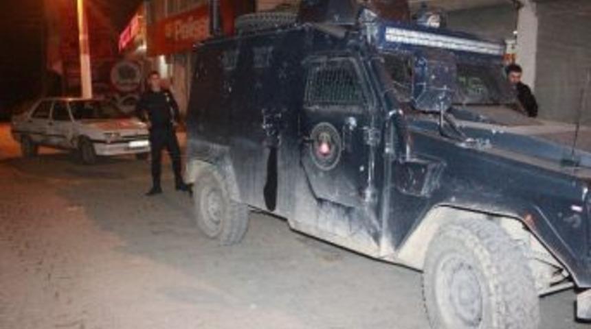 Ceylanpınar&rsquo;da Polis Aracı Kaza Yaptı