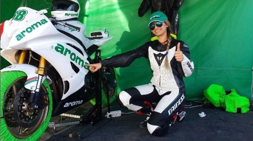 Aroma Yarış Takımı Bayan Pilotu 2014 T&uuml;rkiye Şampiyonu Oldu