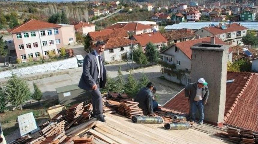 Pazarlar Belediyesi Konutların Tadilatını Yapıyor