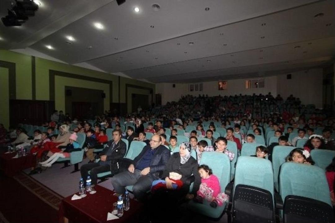 Aziziyeli &Ccedil;ocuklar Tiyatroya Doydu