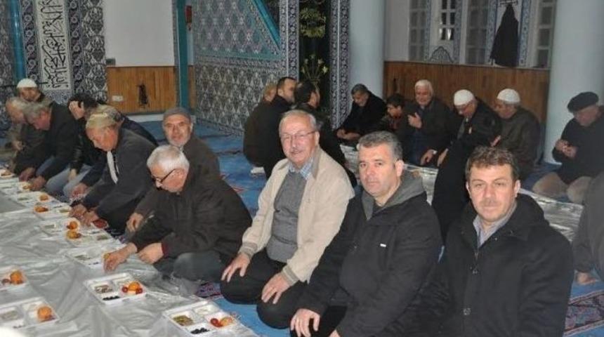 Tekirdağ B&uuml;y&uuml;kşehir Belediye Başkanı Kadir Albayrak, Sabah Namazı Buluşmalarına Katıldı