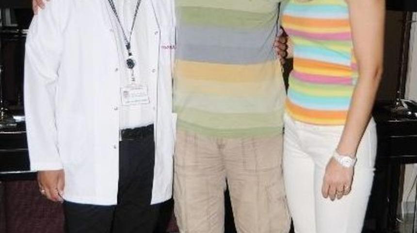 Yoğun Bakımda Kalan Doktor Meslektaşlarının Başarılı Operasyonuyla Sağlığına Kavuştu