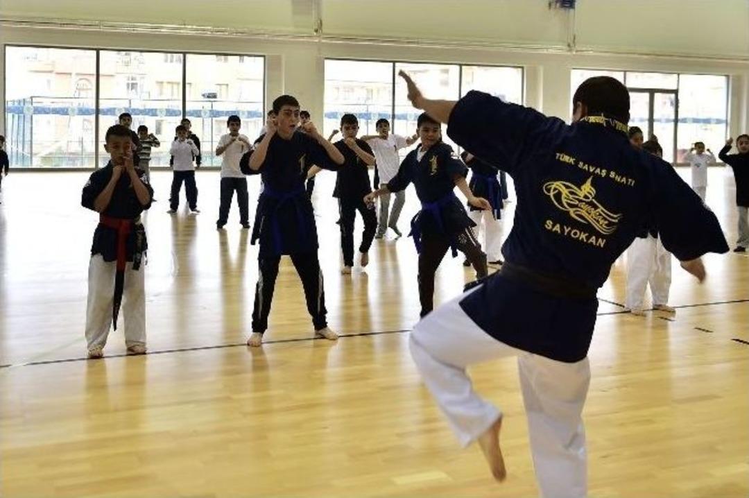 Akg&uuml;l, Sayokan Sporcularının Kuşak Bağlama T&ouml;renine Katıldı