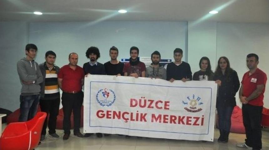 Gen&ccedil;lik Merkezinden Kan Bağışı
