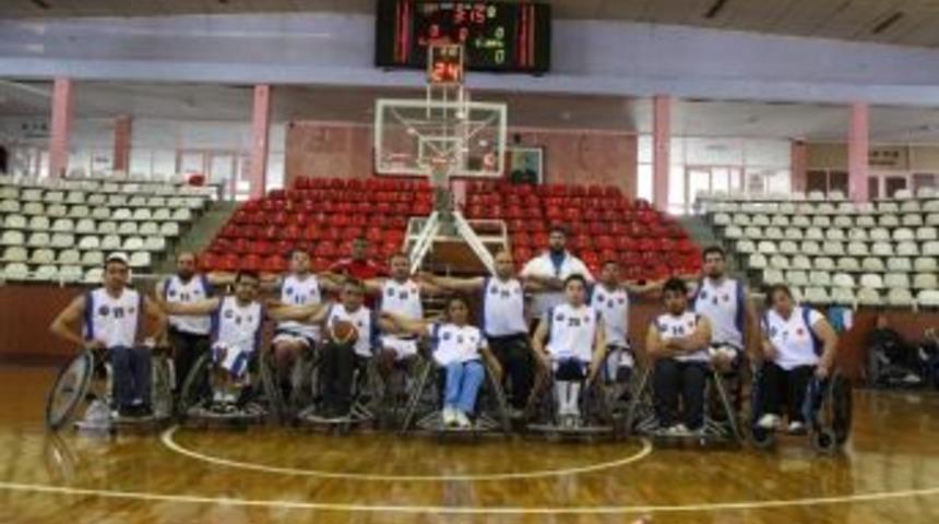 Turnuvanın Şampiyonu B&uuml;y&uuml;kşehir Oldu