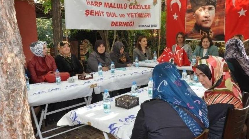 Protokol Eşlerinden Anlamlı Ziyaret