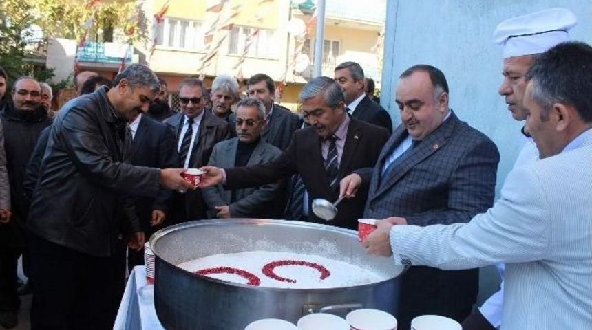 Mhp İl Başkanlığı Vatandaşlara Aşure İkram Etti