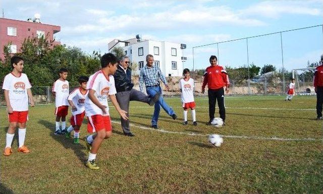 Başkan Tarhan’dan Spora Destek