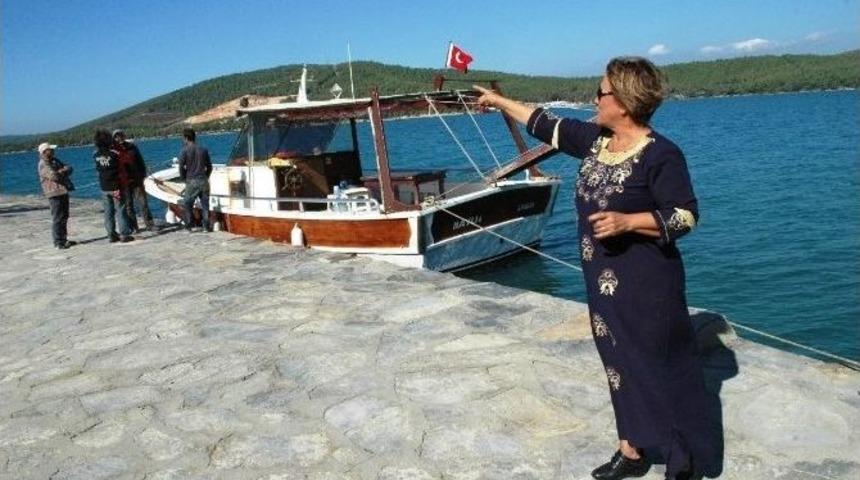 Tekne Motorlarını &Ccedil;alan Hırsızlar Kameralara Takıldı