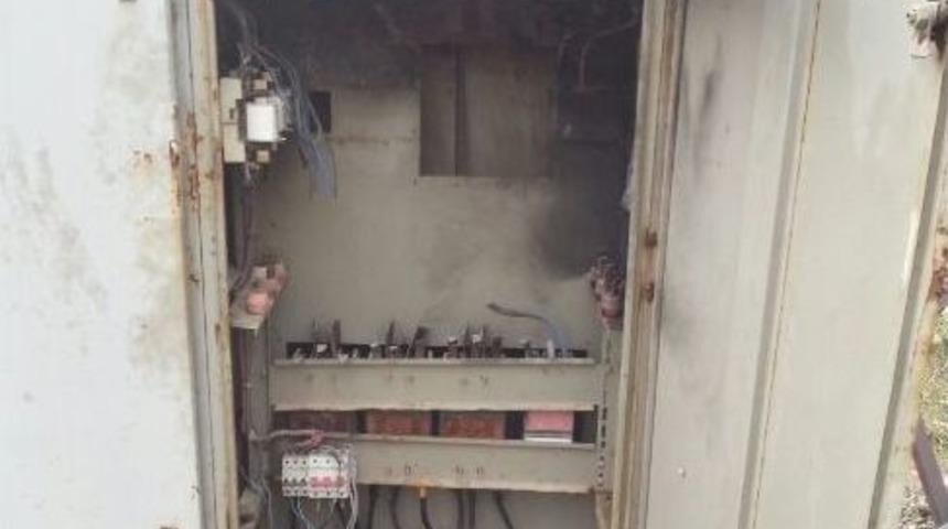 &Ccedil;aldığı Kablolarla Yakalandı