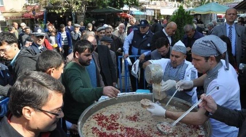 B&uuml;y&uuml;kşehir Aşure Geleneğini S&uuml;rd&uuml;rd&uuml;