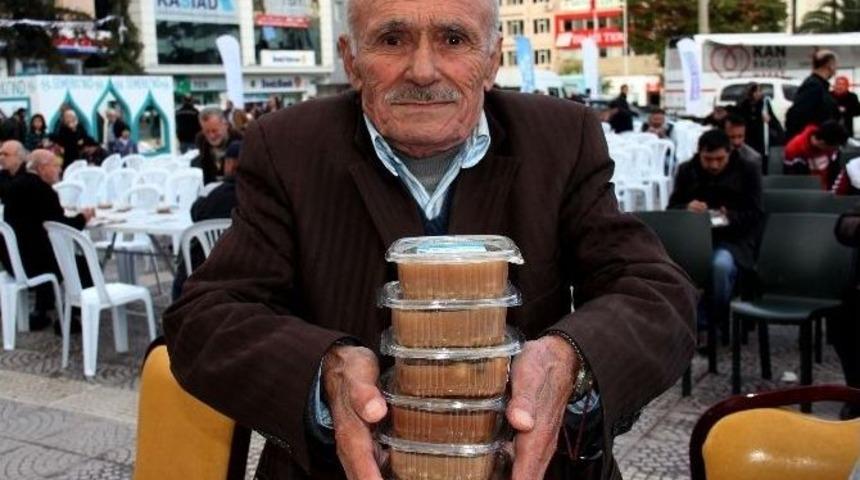 Samsun&rsquo;da Aşure Dağıtımı