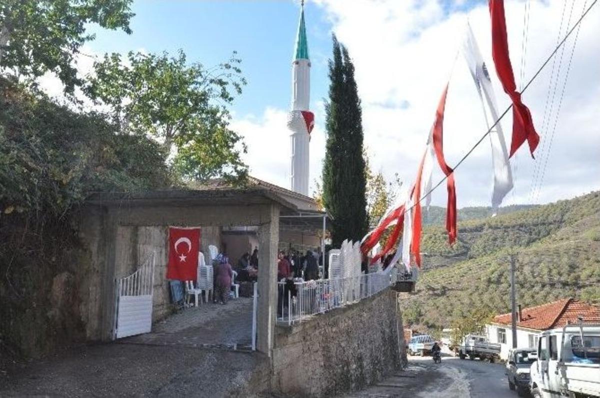 Yukarı Dere Camisi D&uuml;zenlenen T&ouml;ren İle Yeniden İbadete A&ccedil;ıldı