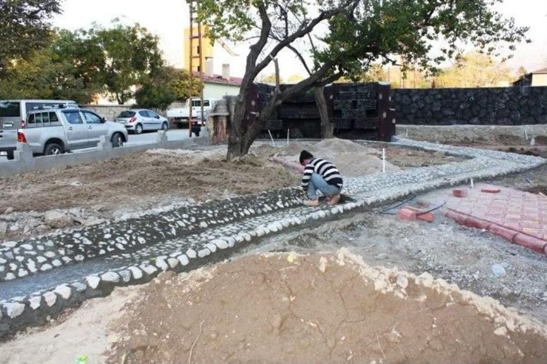 İpekyolu Belediyesi&rsquo;nden Kadın Parkı Yapımı