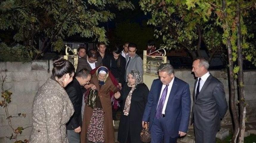 Erzincan Da Ki İhtiya&ccedil; Sahiplerine Ev Eşyası Yardımında Bulunuldu