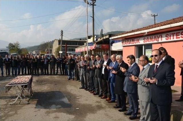 Cumayanı Sanayi Sitesi 16 Yıldır Dua Geleneğini Sürdürüyor