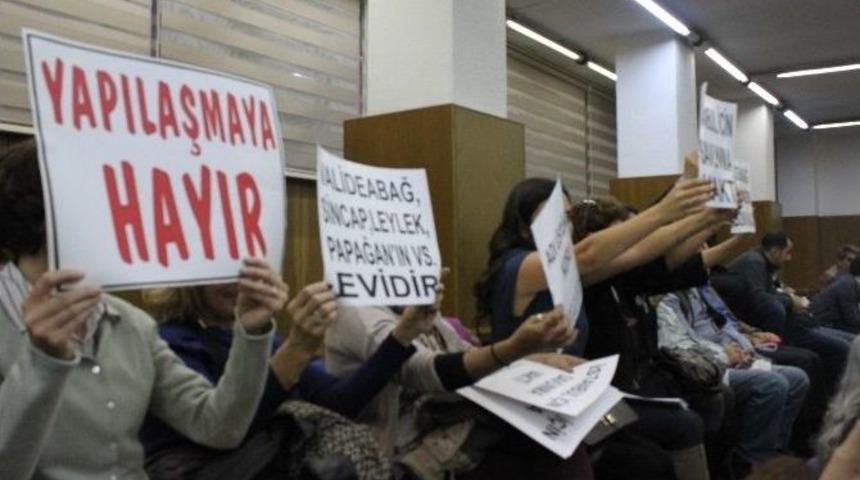 Belediye Meclis Toplantısında Validebağ Gerginliği