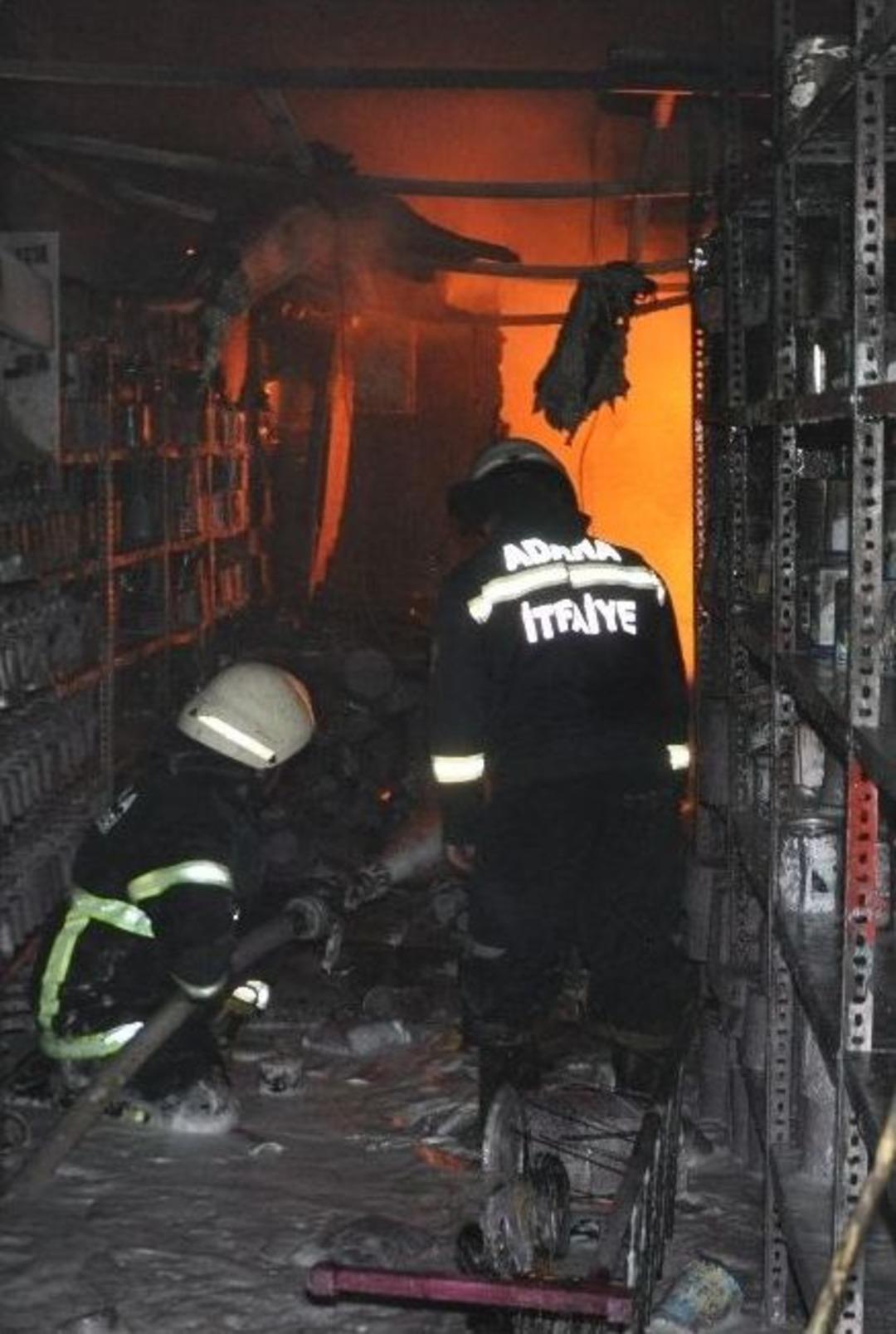 Oto Kaportacı Alev Alev Yandı