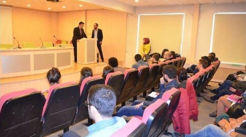 Sabah Gazetesi Ombudsmanı Altay, Gen&ccedil; Gazetecilerle Buluştu