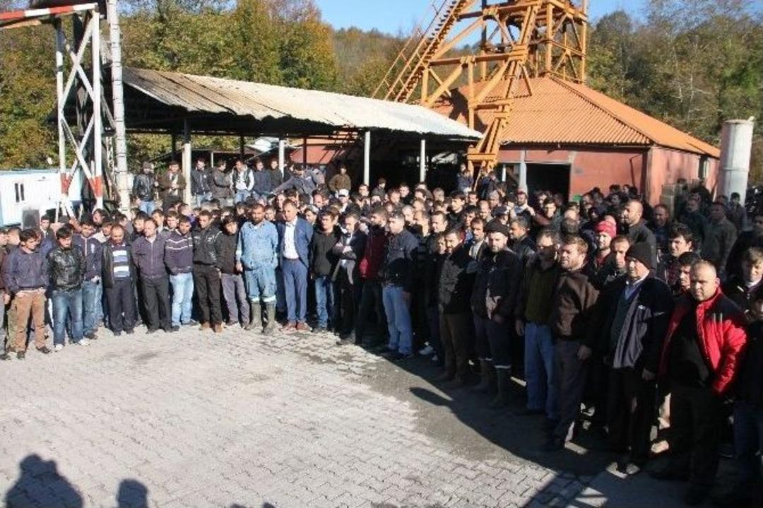 Maaşını Eksik Alan Madenciler Eyleme Başladı