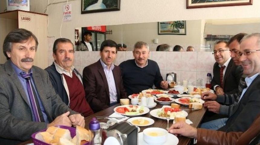 Başkan Yaralı Esnaf Sofrasında