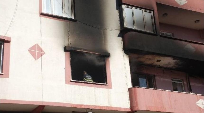 Yangında 3 Kişi Son Anda Kurtarıldı